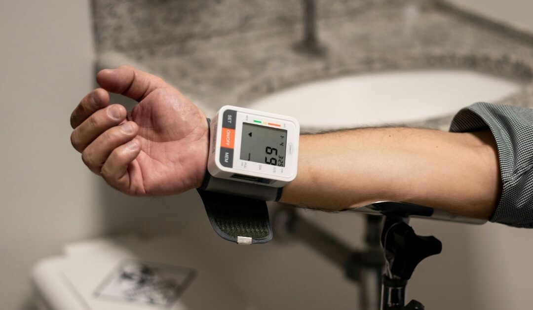 Reclaim Your Focus: How a Digital Detox Can Boost Your Health (and the Smart Devices That Help You Do It)